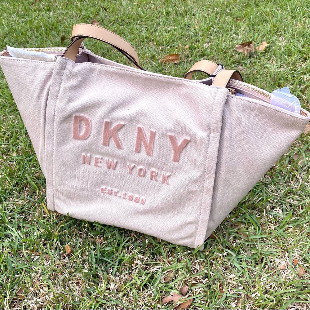 New DKNY Courtney EW East West Canvas Tote (Store Return) - Picture 2 of 15